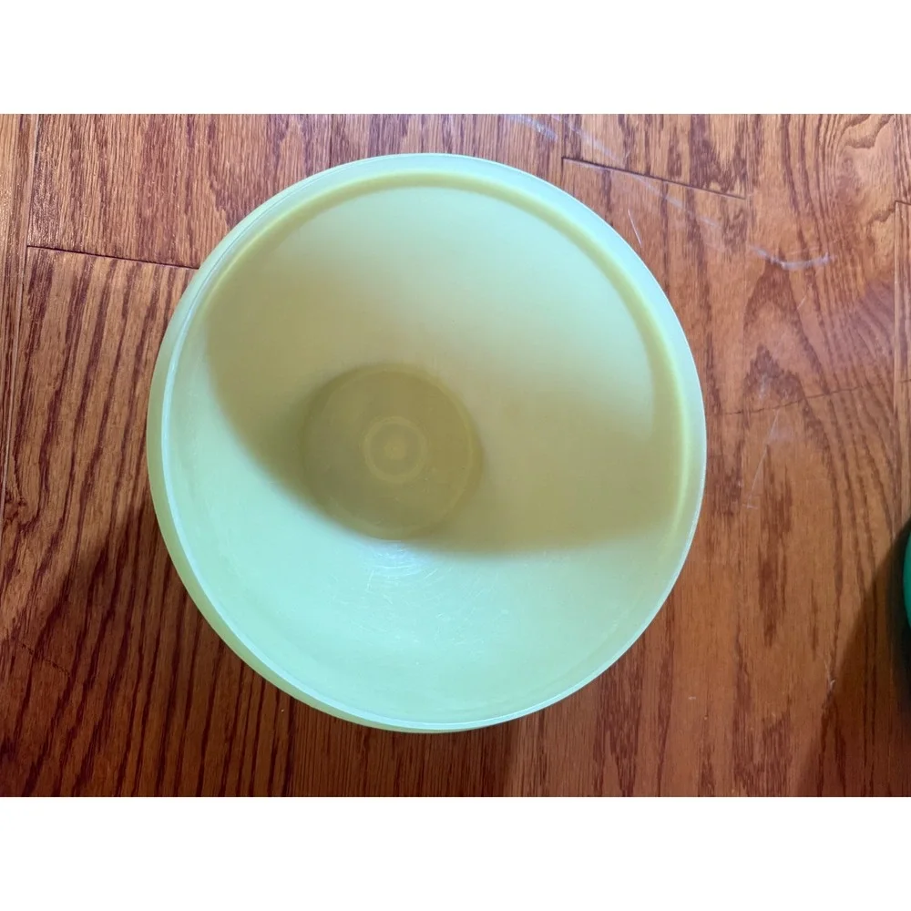 Vintage 1950s Tupperware Wonderlier Set of 5 Bowls Pastel Colors w/ 4 Lids USA
